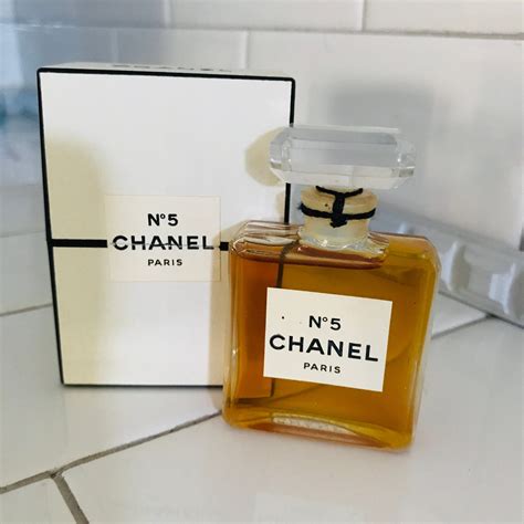 chanel 5 bottle seal|Chanel no 5 original bottle.